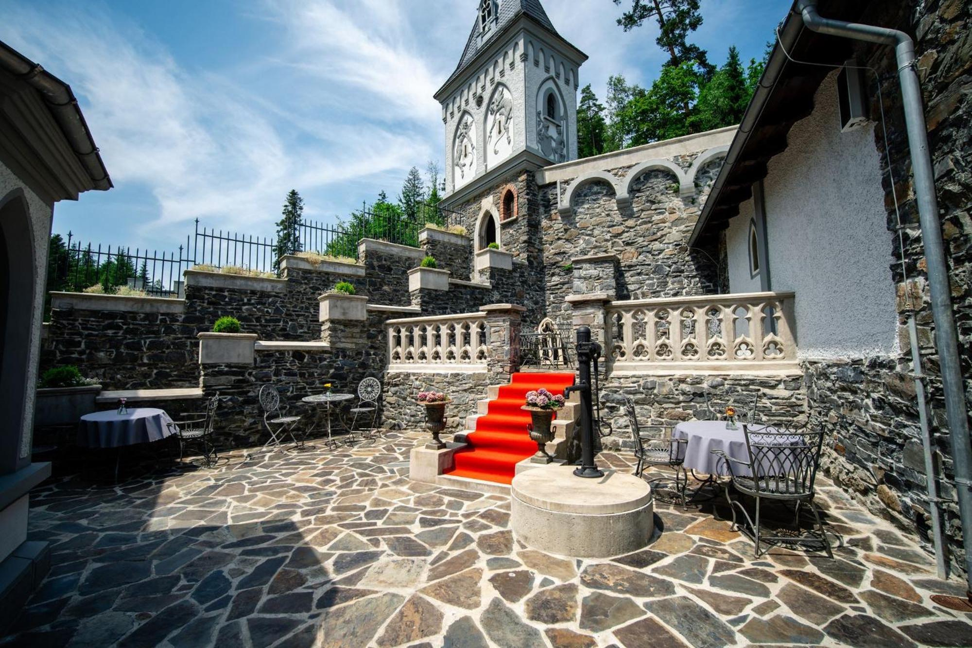 Hrad Kunzov Glamping & Spa & Restaurant Přerov Exterior foto